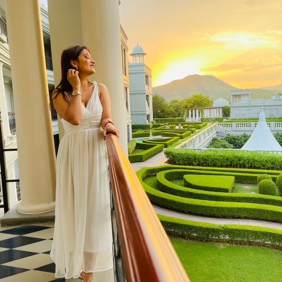 White gathered Strapy  party gown - Picture 5 of 8